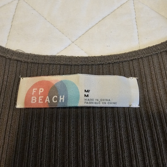 Free People Beach Olive Green Phoenix Ribbed Tunic! Size Medium. - Picture 8 of 8